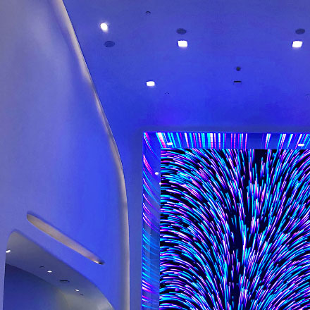 如何通過視覺設計和美食攝影來增強餐飲業的吸引力？